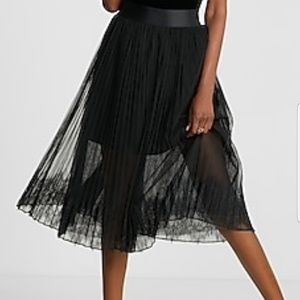 Express Tulle Lace Hem Midi Skirt. Size M.